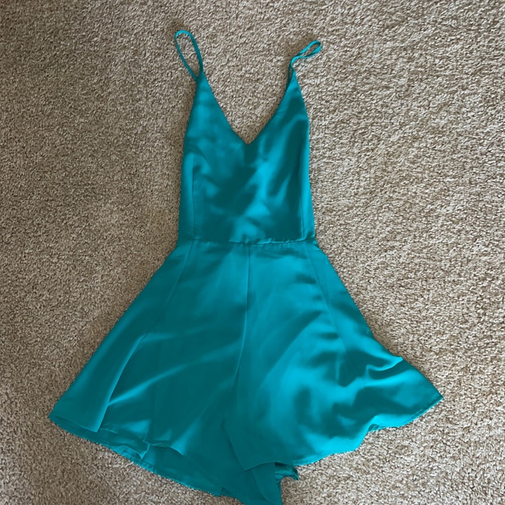 Gorgeous emerald green flowey romper